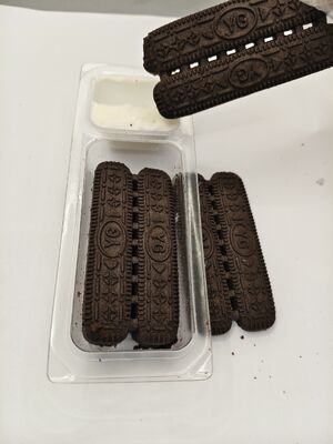 দুধ ক্রিম ডিপ ক্রিস্পস, ৩৫% দুগ্ধজাত উপাদান এবং কম্পার্টমেন্ট প্যাকেজিং - ল্যাকটোজ হ্রাসকৃত স্বাস্থ্যকর স্ন্যাক্স মিশ্রণ