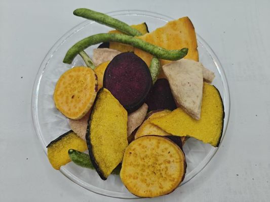 ফল ও শাকসব্জির চিপস দিয়ে ফল ও শাকসব্জির চিপস