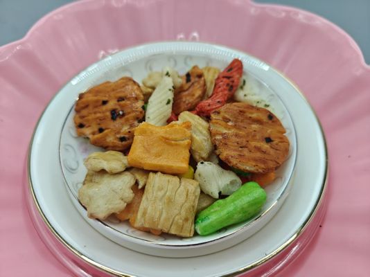 আসল কাস্টমাইজড ফ্লেভার মিশ্রিত রাইস ক্র্যাকার বিভিন্ন প্রকার প্যাক বাল্ক প্যাকেজিং তেল উপাদান সহ