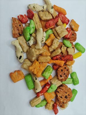 আসল কাস্টমাইজড ফ্লেভার মিশ্রিত রাইস ক্র্যাকার বিভিন্ন প্রকার প্যাক বাল্ক প্যাকেজিং তেল উপাদান সহ