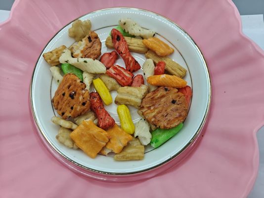 আসল কাস্টমাইজড ফ্লেভার মিশ্রিত রাইস ক্র্যাকার বিভিন্ন প্রকার প্যাক বাল্ক প্যাকেজিং তেল উপাদান সহ