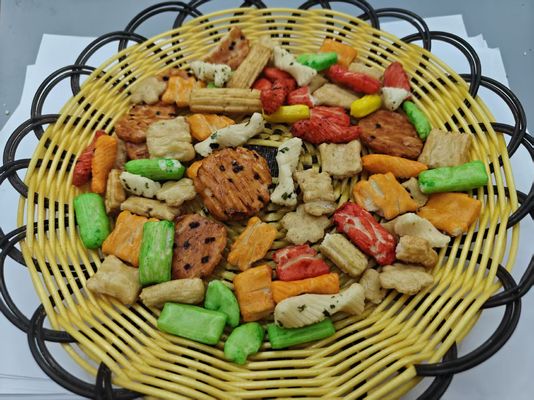 আসল কাস্টমাইজড ফ্লেভার মিশ্রিত রাইস ক্র্যাকার বিভিন্ন প্রকার প্যাক বাল্ক প্যাকেজিং তেল উপাদান সহ