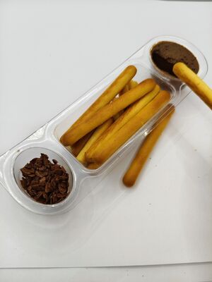 আসল স্ট্রবেরি পিউরি এবং ক্যালসিয়াম সমৃদ্ধ নন-জিএমও বাচ্চাদের মধ্যাহ্নভোজ বাক্সের সাথে স্ট্রবেরি ডুব ক্রিপস