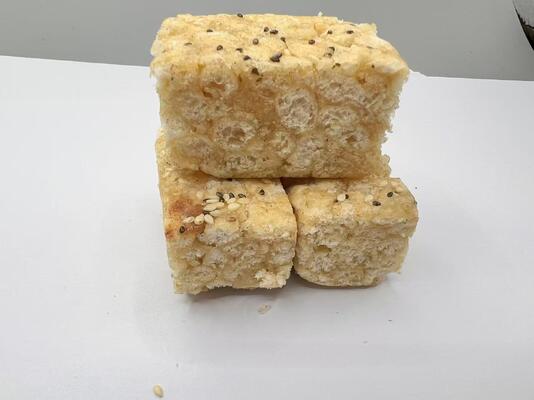 সাকিমা প্যাস্ট্রি ঐতিহ্যবাহী চীনা মধু স্ন্যাক হালকা ক্রিস্পি কৃত্রিম স্বাদ নেই মৃগী এবং পেটের জন্য ভাল