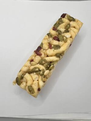 স্বাস্থ্য সচেতন ভোক্তাদের জন্য কুমড়ার বীজ, কিসমিস এবং শুকনো ক্র্যানবেরি সহ পুষ্টিকর কম ফ্যাটযুক্ত চিনিবিহীন সাচিমা শস্য স্ন্যাক