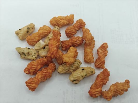 সামুদ্রিক রসুন এবং সয়া সস স্বাদ মিশ্রণ সঙ্গে মিশ্রিত রাইস ক্র্যাকার